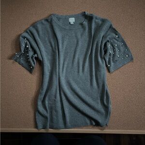 a new day fine knit gray t-shirt with pearl details - size large